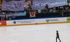 Фигурное катание: последнее официальное выступление Медведевой – три падения, конфуз с колесом, аплодисменты Тутберидзе