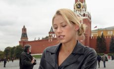 Курникова в Москве: впечатляла кожаными брюками, брала сет у Граф, в 19 играла в финале и говорила с русскими журналистами по-английски